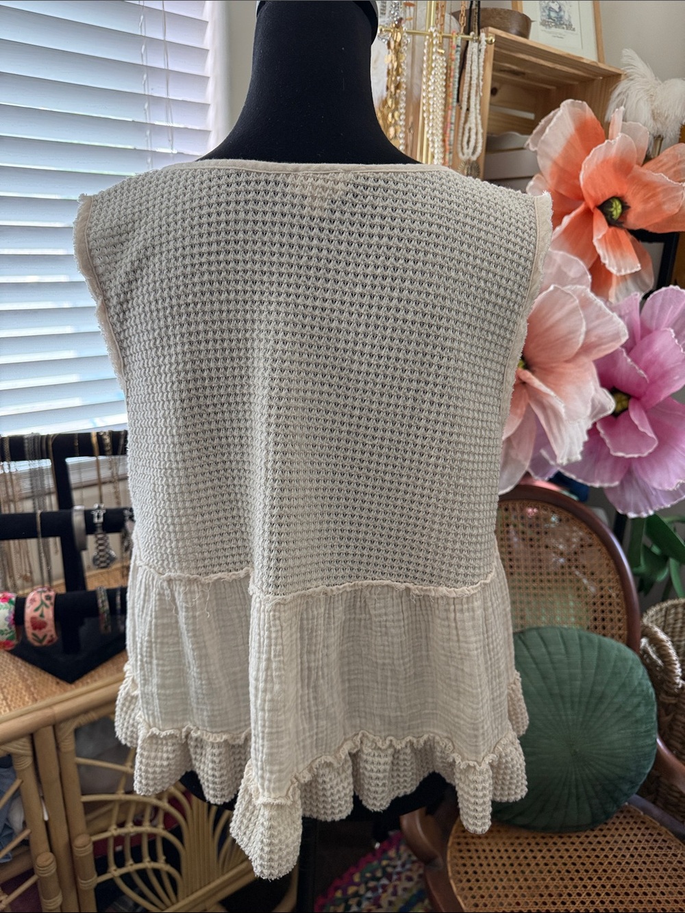 POL Anthropologie Cream Waffle Knit Ruffle Hem Boho Hippie Tank Top - Picture 2 of 4